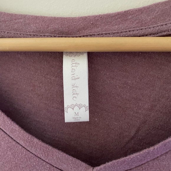 Women’s Altar’d State Mauve Knot Front Short Sleeve Top Size Medium - Picture 3 of 4